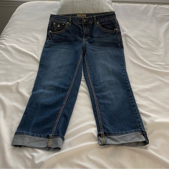 Earl Rhinestone Mid Rise Crop Straight Leg Medium Wash Jeans Size 10 - Picture 1 of 8